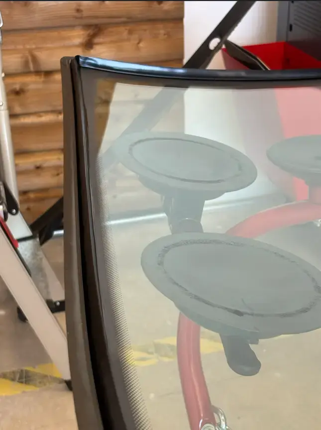 Photo Rapid Pare-Brise Poussan