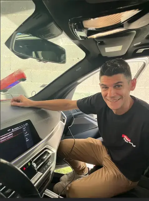 Photo Rapid Pare-Brise Poussan