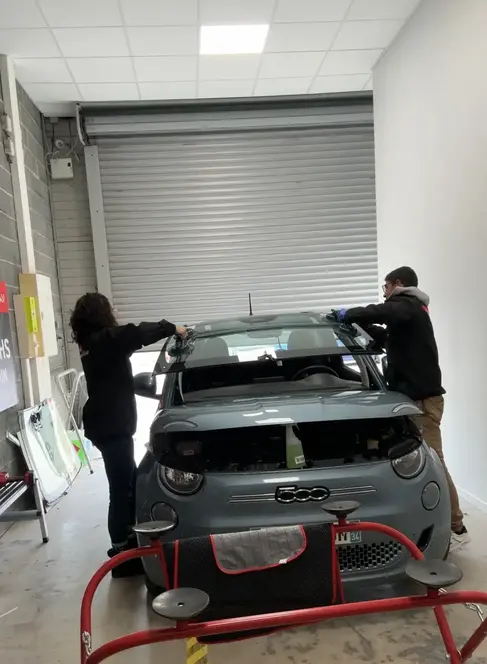 changement-pare-brise-toute-assurance-fiat-500-electrique.webp